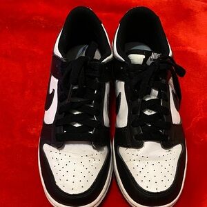 Nike Boys Black and White Athletic Sneakers
